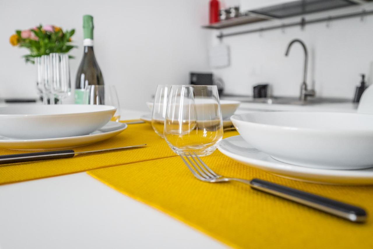 The Minimal Chic - Isola District Apartment Mailand